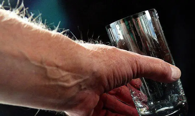 Vodu v Brně pijte jen převařenou, varují vodárny kvůli bakteriím voda