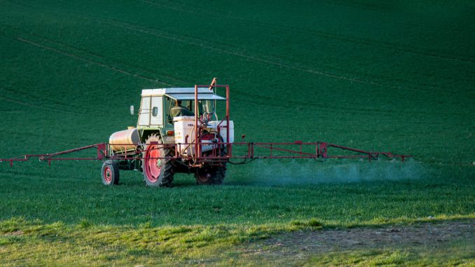 Škodlivost pesticidů